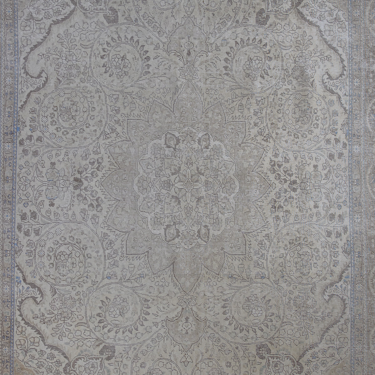 Hand-knotted Wool Persian Vintage Rug 290cm x 384cm