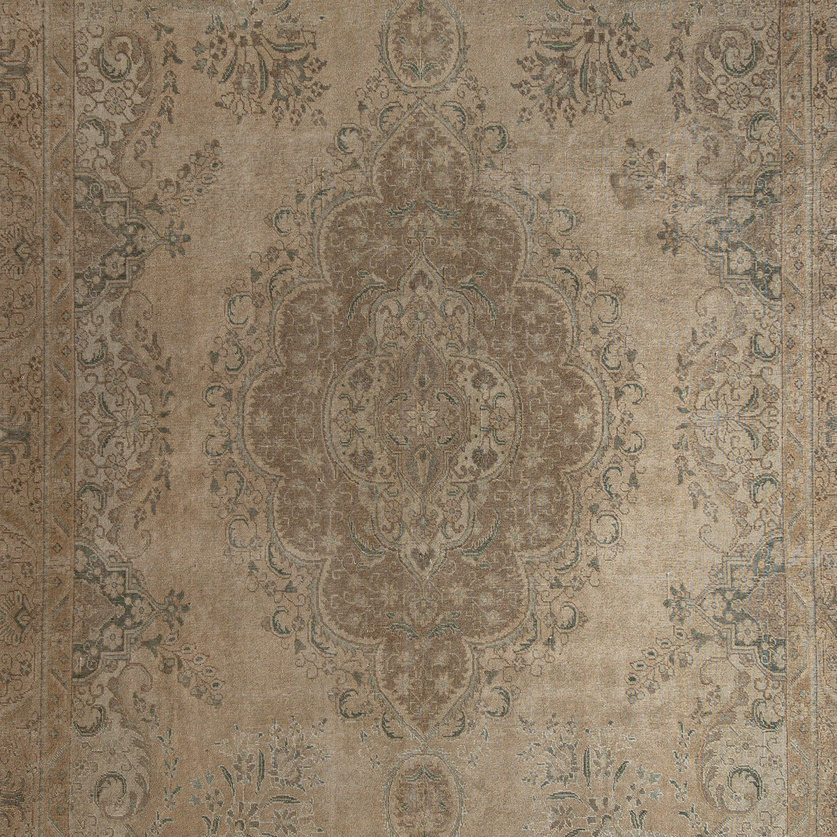 Hand-knotted Persian Vintage Rug  290cm x 375cm