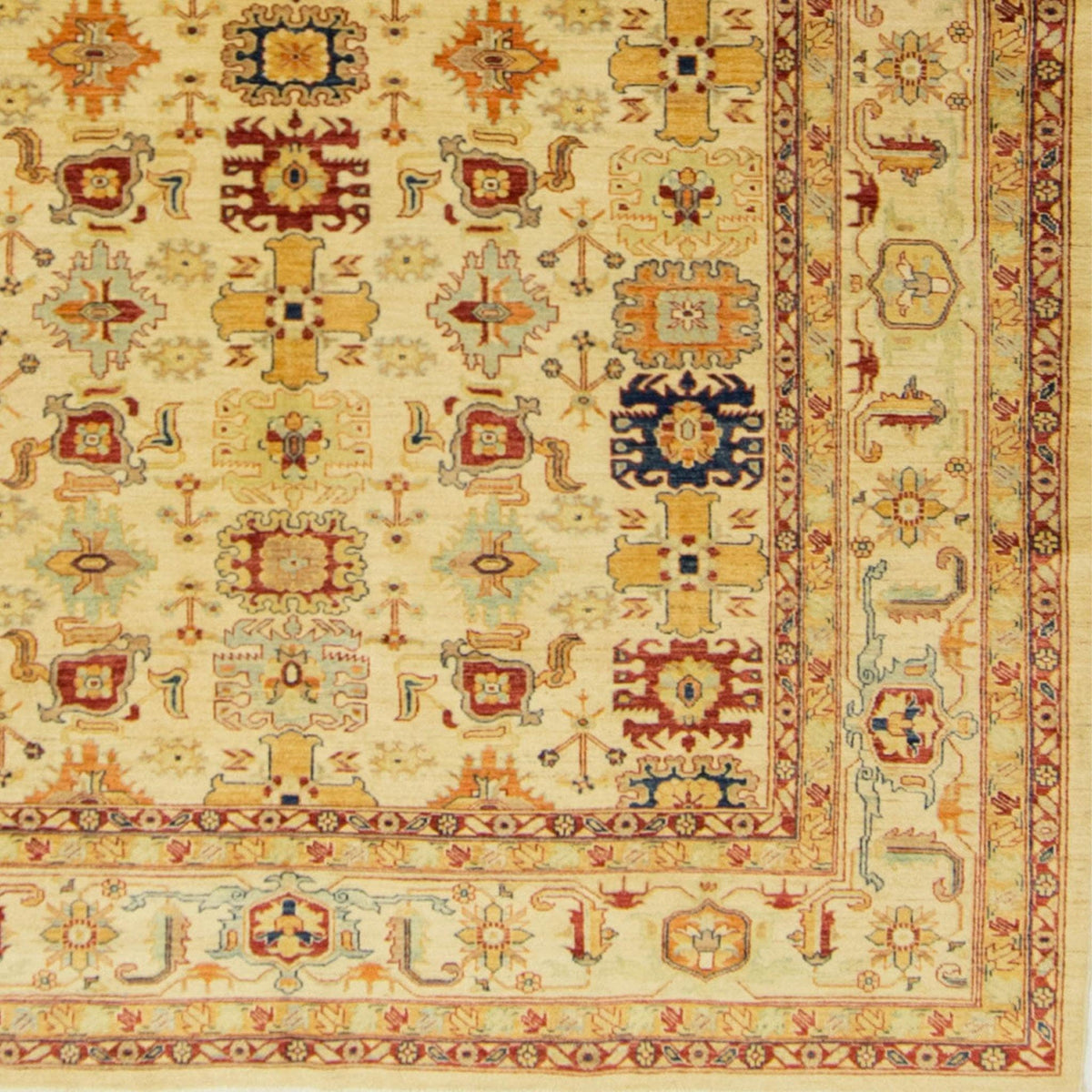 Fine Hand-knotted Wool Heriz Rug 260cm x 352cm